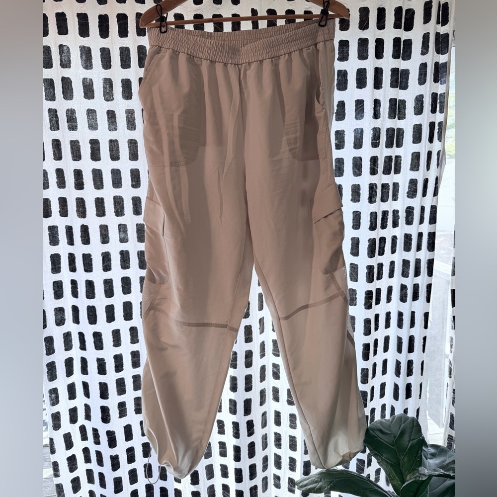 Zella Women’s Light Gray Cargo Pants